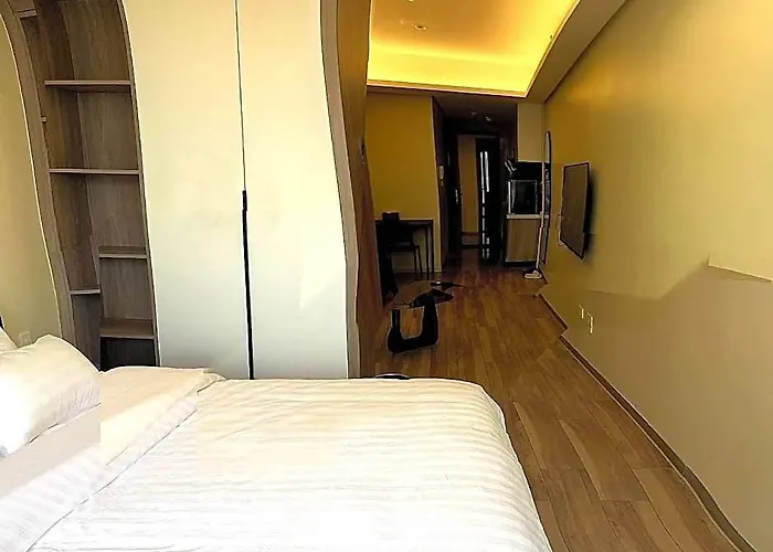 호텔 Lcondotel Units At Imperial Plaza Near Moa 3*