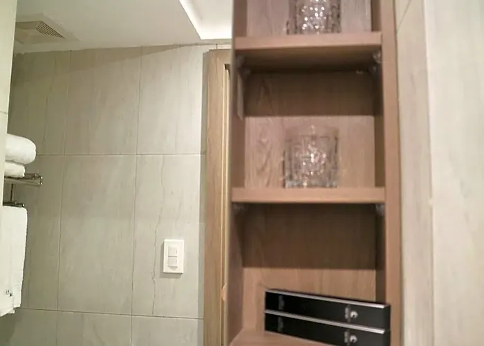 Lcondotel Units At Imperial Plaza Near Moa 호텔 Paranaque City